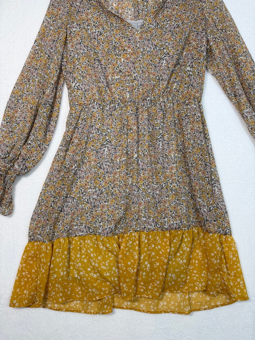 Women’s Banana Republic Fit & Flare Floral Tiered LongSleeve Smocked Waist Dress - Picture 7 of 10